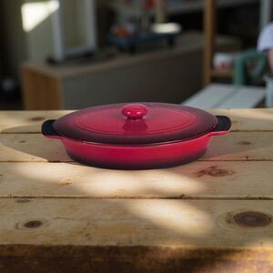 Brand New Red Parini Ceramic Oval Baker with Lid Nonstick Bakeware Dish Sealed